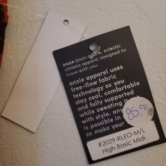 High rise midi Onzie red leopard print leggings - Picture 4 of 4